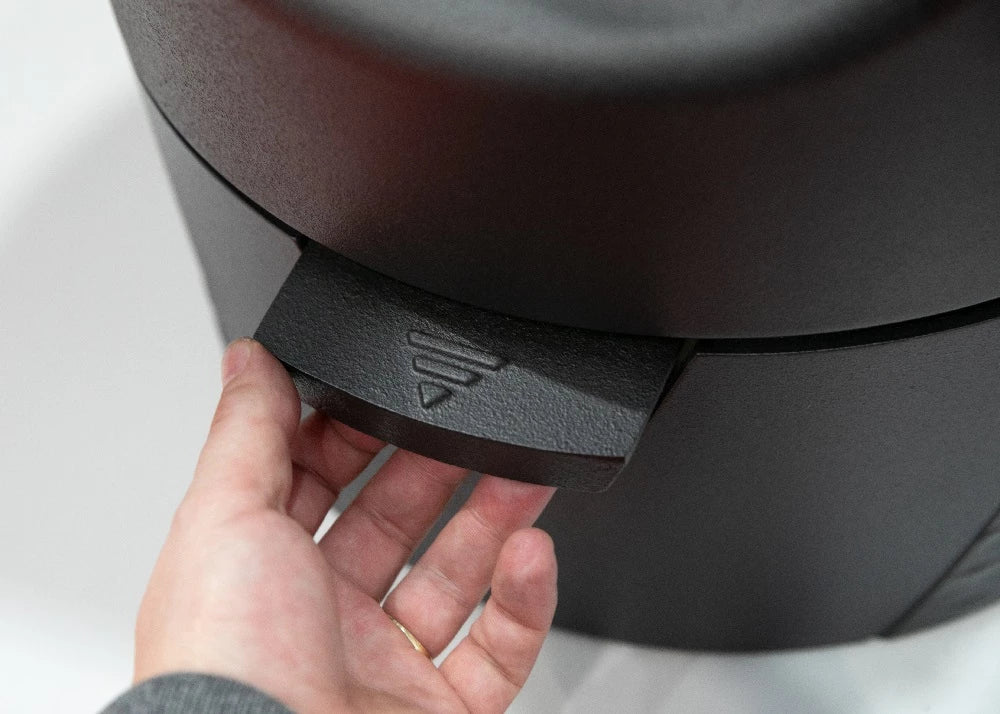 Designový litinový krb Plamen Tara – nezávislý na vzduchu v místnosti